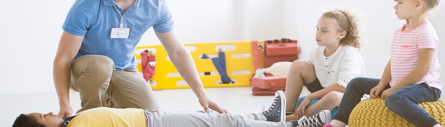 Desfibrilhadores nas escolas